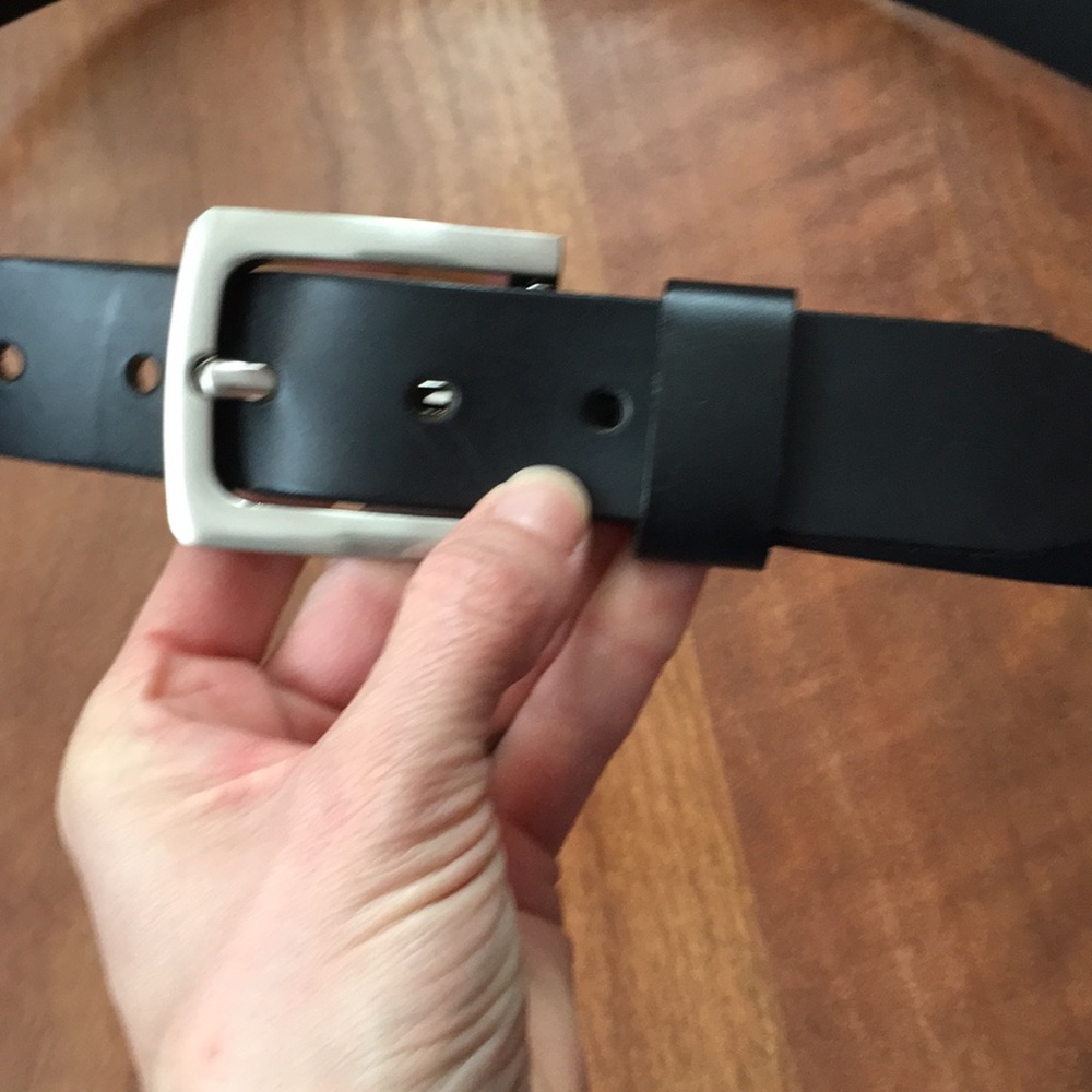 BNWOT Black leather belt - Picture 3 of 8